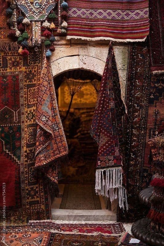 Pourquoi Chaque Tapis Marocain Raconte une Histoire